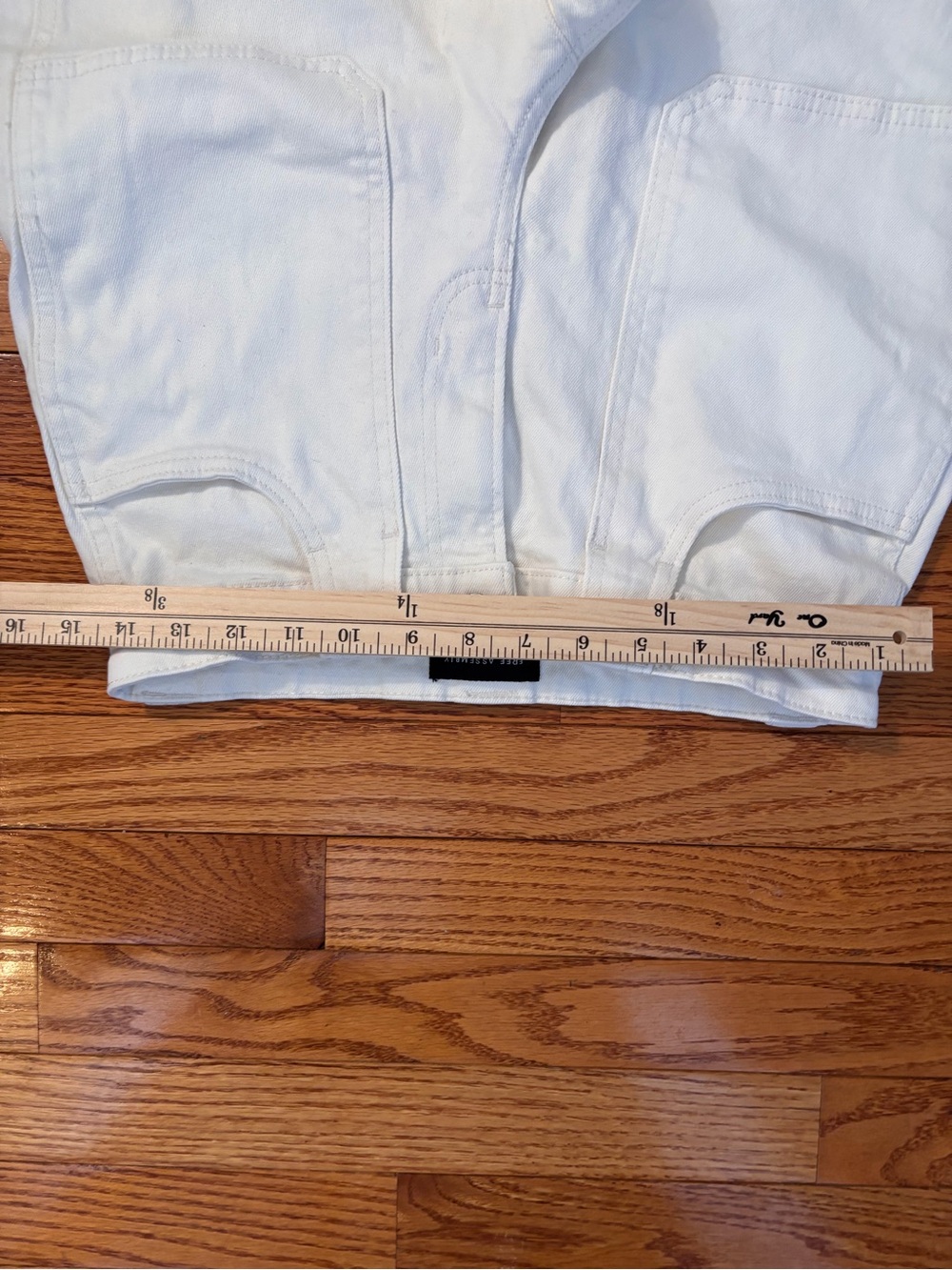 Free Assembly women’s Barrel Leg white Denim large front pockets NWOT Size 4 - Picture 4 of 7